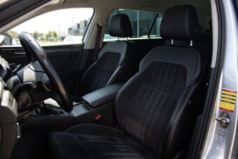 Superb Combi 2.0 TDI 110 kW DSG STYLE - 8