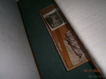 Dětský nábytek + lustr - 8