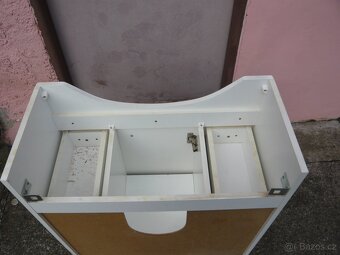 stolek umyvadlo zrcadlo - 8