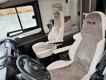 Pilote Essentiel G740, původ ČR - 8