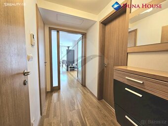 Pronájem bytu 1+kk 64 m² Ke Kapslovně, Praha - Žižkov - 8