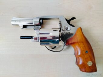 Plynový revolver HOLEK - 8