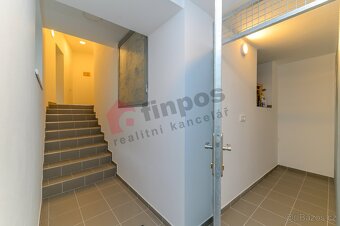 Prodej atypického bytu 1+1 v Benešově, Masarykovo nám. - 8