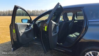 Volvo XC60 2.4 5VÁLEC 4X4 MANUÁL LED FACE - 8