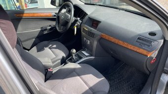 Opel Astra Caravan 1.7CDTI 16V 74 KW, RV 10/2005 - 8