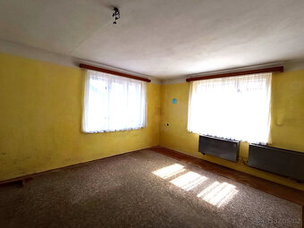 prodej 1/2 Domu + velká zahrada a garáž  k tomu. - 8