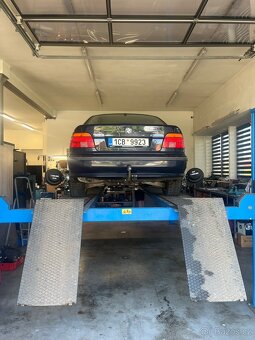 Bmw e39 520i - 8