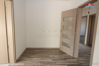Prodej domu-bungalov, 5+kk, zahrada, Jiřice u Kostelce n/L. - 8
