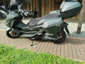 Boční držáky kufru Shad na Honda Forza 125 300 350 Honda ADV - 8