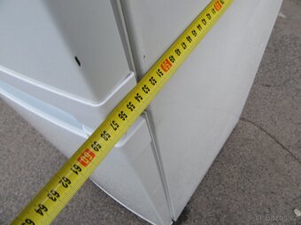 Nabízím velkou lednici Zanussi. Plně funkční.Boxy neprasklé. - 8