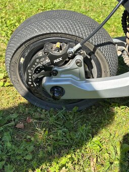 Elektrokoloběžka Joyor LuxeRider 3200W - 8