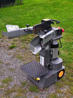 Prodám Štípač dřeva Woodster Lv 80. Délka polena až 104 cm. - 8