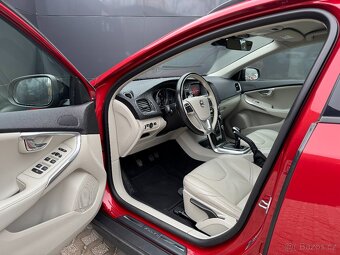 Volvo V40 D3 110kW Cross Country - 8