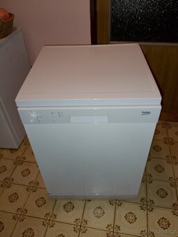 Myčka nádobí BEKO 60X60cm - 8