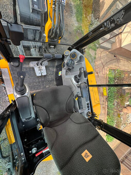 Bagr JCB 35z-1, 436mth, 2022, powertilt - stav nového stroje - 8