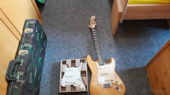 kytara Fender - 8