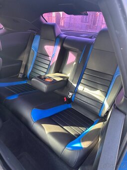 Dodge Challenger - 8