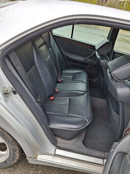 prodám Mercedes Benz W210 E 220CDI manuál, tažné zařízení. - 8