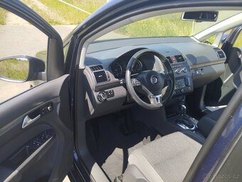 VOLKSWAGEN TOURAN 1,6TDI 77KW,AUTOMAT,KOMPLET ODSERVISOVÁNO. - 8
