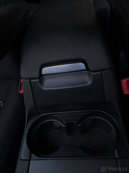 Land Rover Discovery 4 - 8