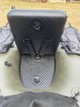 Prodám Zeck bellyboat + elektromotor Rhino CR30VF - 8