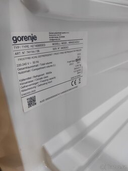 Lednička s mrazničkou - 8