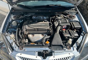 MITSUBISHI LANCER 2.0 99 kW SEDAN 2005 - 8