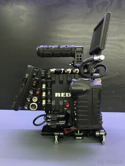 Kamera RED Epic Dragon 6K s bajonetem EF a PL a sadou příslu - 8