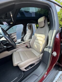 Porsche Taycan 4 Cross Turismo - 8
