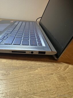 Asus Zenbook (notebook) - 8