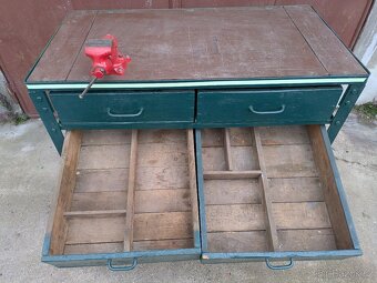 Pracovní dílenský stůl se svěrákem York - 8