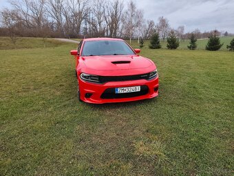 Dodge charger 5.7 HEMI R/T 276kw rok vyroby 2020 - 8