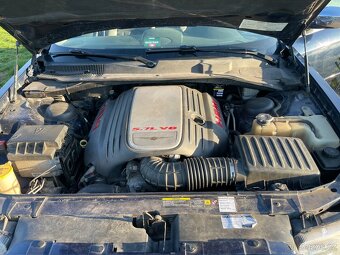 Chrysler 300C 5.7 HEMI - 8