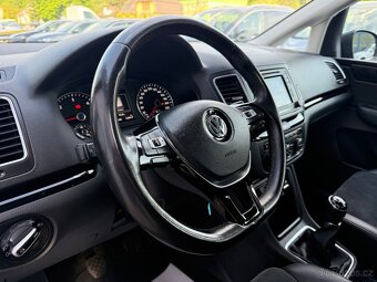 VW SHARAN 2.0 TDi HIGHLINE LED NAVI WEBASTO KAMERA TAŽNÉ - 8