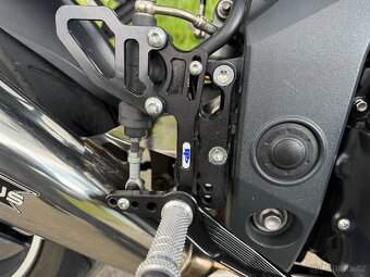 Triumph speed triple 1050 - 8