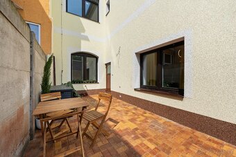 LUXUSNÍ NOVÝ Byt 4+1 350m² Židlochovice-centrum; 3 metrové s - 8