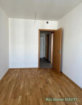 Pronájem bytu 2+kk (52 m) s garážovým stáním a balkónem, Smr - 8