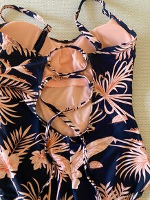 Jednodílné plavky - 8