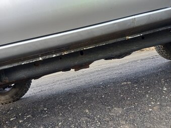 Nissan navara d22 valník - 8