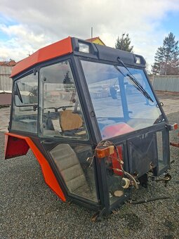 Kabina zetor uřI - 8