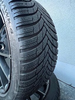 BMW 5x120 245/40 R19 zimní - 8