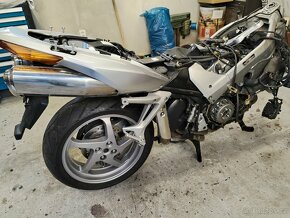 Honda vfr 800 vtec - 8