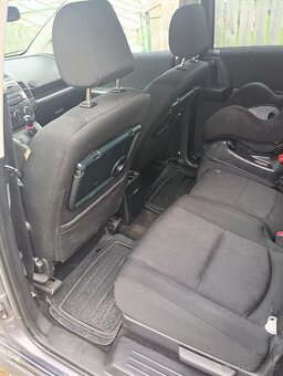 Prodám Mazda 5 -7mist 2.0tdi - 8