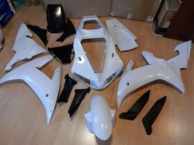 Yamaha R1 YZF R1 1000 rn09 světlo přední - 8