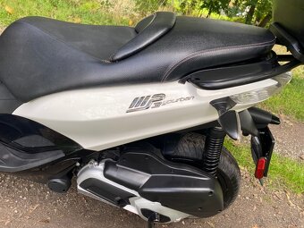 Piaggio Mp3 300 Yourban LT (2018) - 8