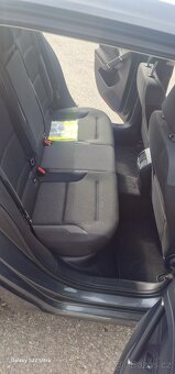 Volkswagen e-Golf - 8