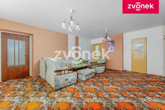 Prodej řadového rodinného domu s garáží a zahradou ve Sla... - 8