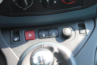 Peugeot Partner Tepee 1.6 HDI 80kW PANORAMA (2010) - 8