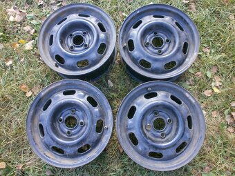 4xPlechové disky na SUZUKI SPLASH velikost 14tky cena: 200kč - 8