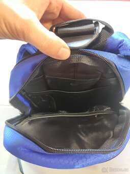 - NOVÝ – Cyklo batoh na kolo malý lehký i jako CAMELBAG 4l – - 8